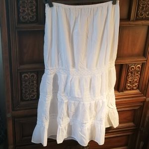 Chico's Size (2) White Skirt w/Lace Detail